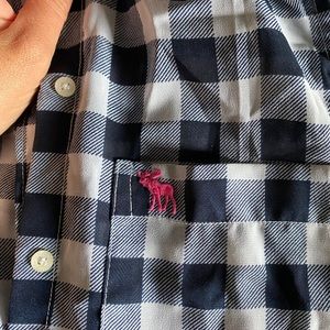 Abercrombie and Fitch button up size XS